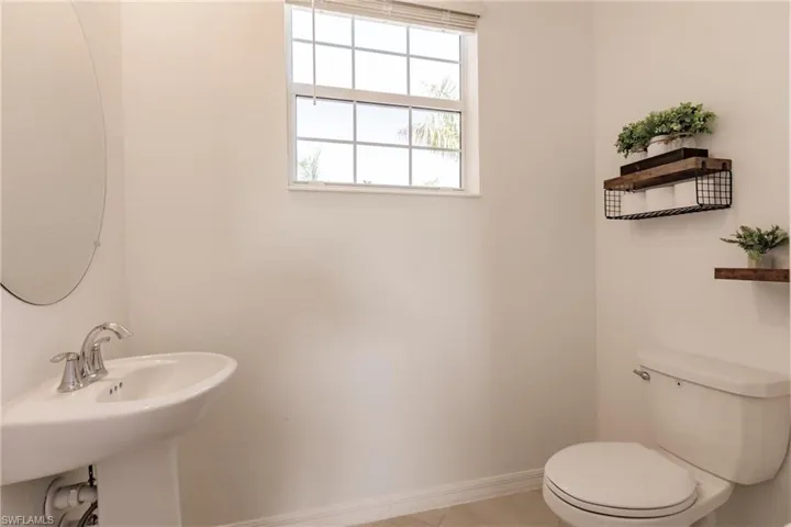 2805  Citrus  ST, Naples, FL 34120