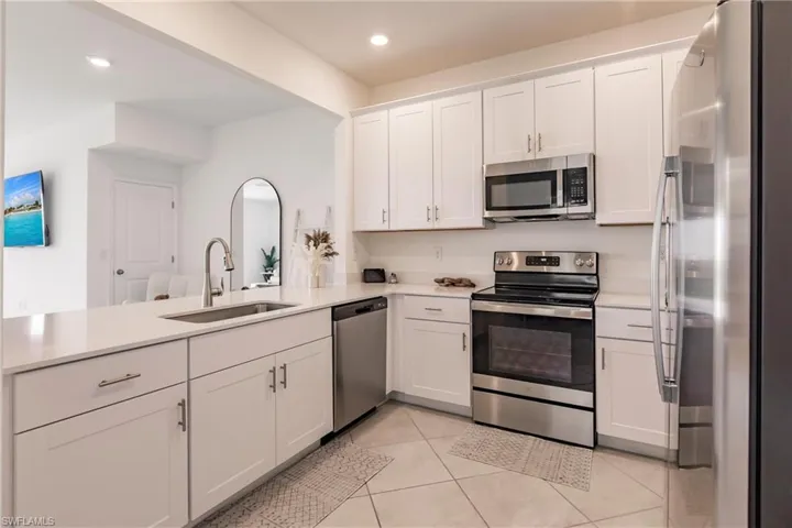 2805  Citrus  ST, Naples, FL 34120