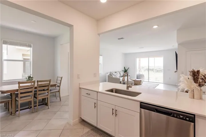 2805  Citrus  ST, Naples, FL 34120