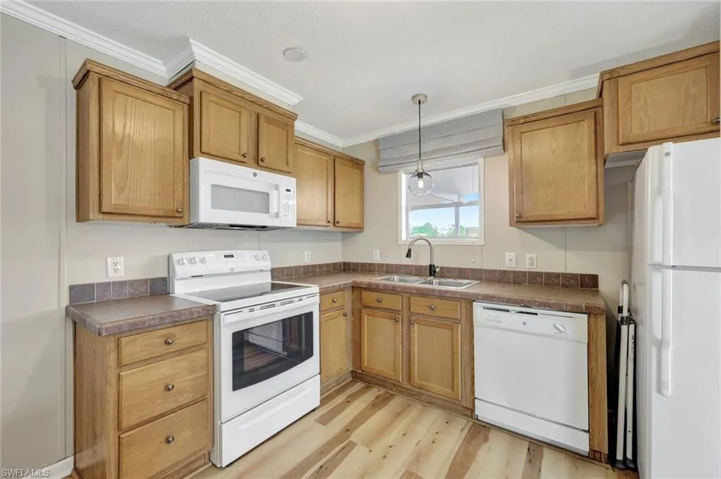 524 Menton LN, Naples, FL 34112,225045207