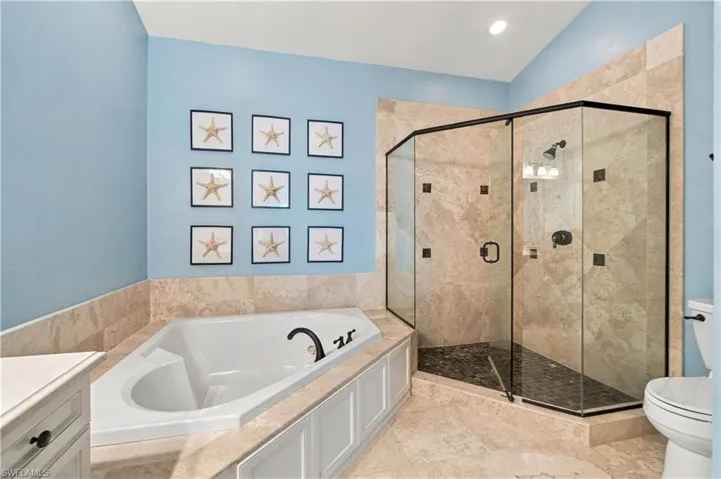 137 Barefoot Cir 4-8, Bonita Springs, Florida 34134