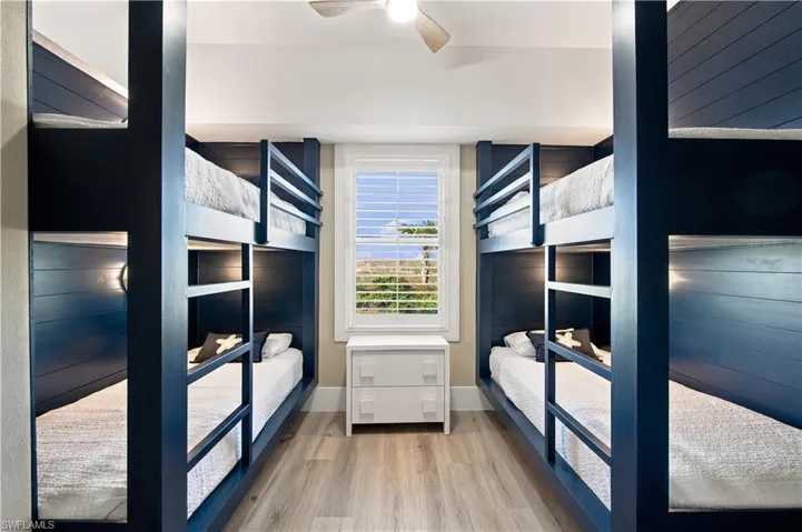 137 Barefoot Cir 4-8, Bonita Springs, Florida 34134