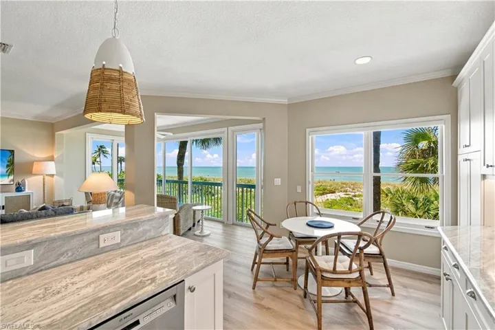 137 Barefoot Cir 4-8, Bonita Springs, Florida 34134