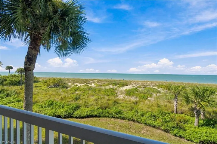 137 Barefoot Cir 4-8, Bonita Springs, Florida 34134