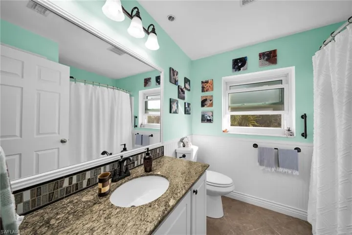 Full Guest Bathroom
