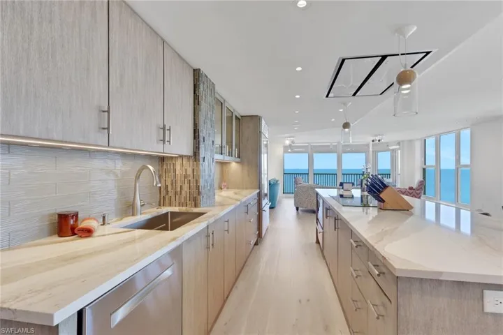 10701 Gulf Shore Dr 901, Naples, Florida 34108