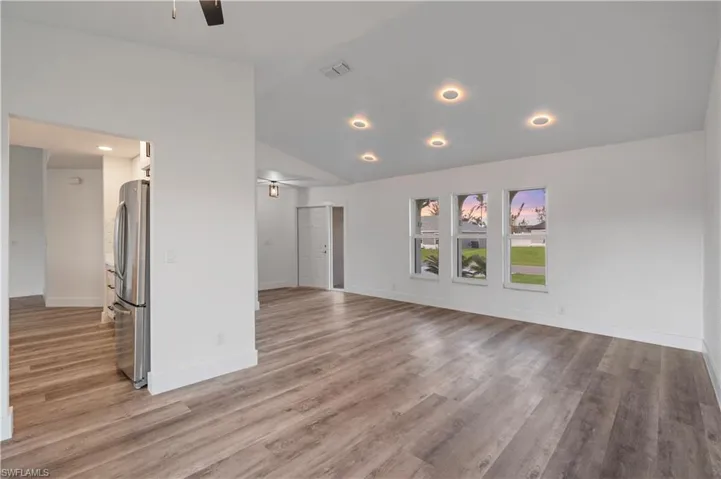 908 Ne 11th St, Cape Coral Fl 33909