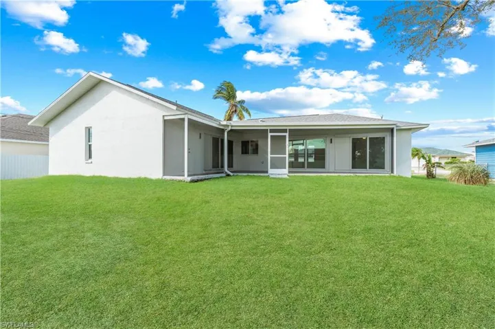 908 Ne 11th St, Cape Coral Fl 33909