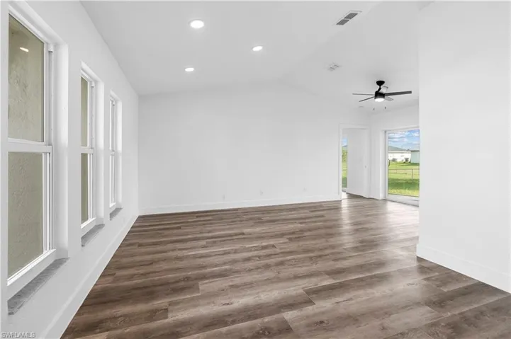 908 Ne 11th St, Cape Coral Fl 33909