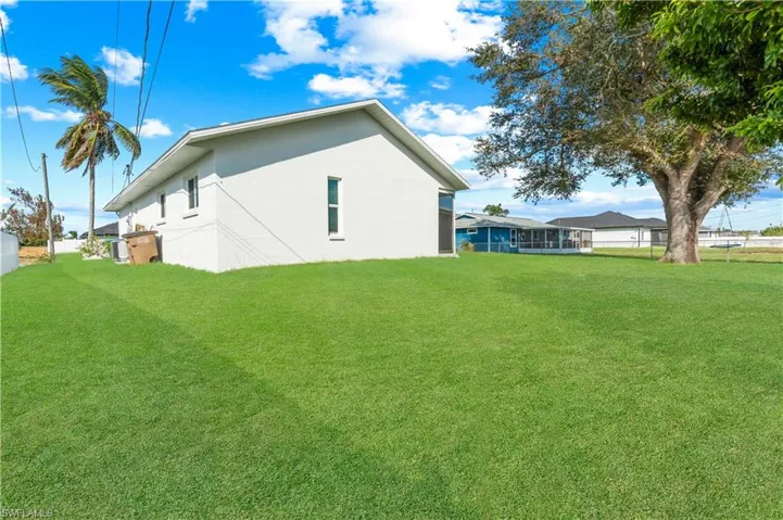 908 Ne 11th St, Cape Coral Fl 33909