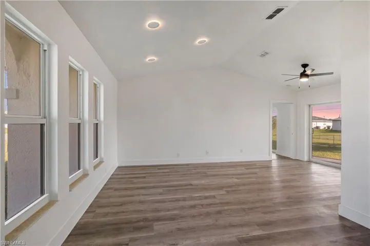 908 Ne 11th St, Cape Coral Fl 33909