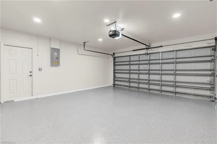 908 Ne 11th St, Cape Coral Fl 33909