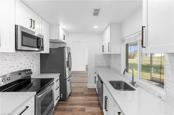 908 Ne 11th St, Cape Coral Fl 33909