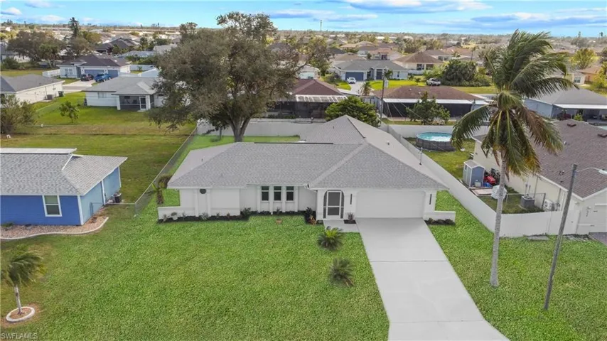 908 Ne 11th St, Cape Coral Fl 33909