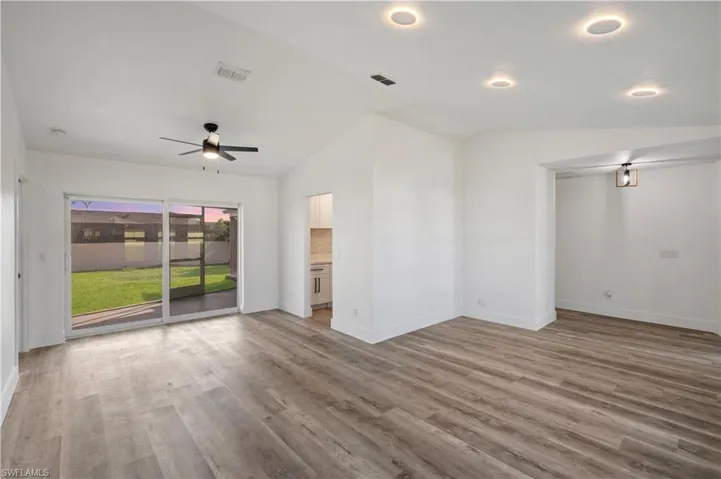 908 Ne 11th St, Cape Coral Fl 33909