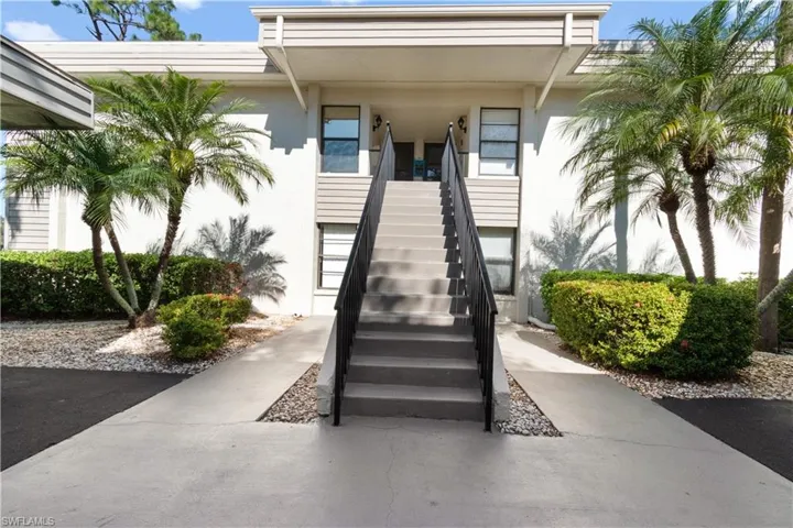 Welcome home to your 2nd floor unit