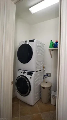 Laundry Room with sink and counter top