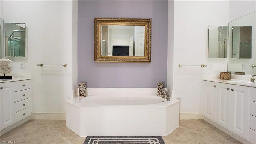 Master Jetted Tub
