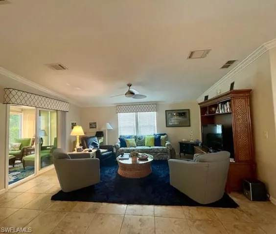 1100  Diamond Lake  CIR, Naples, FL 34114
