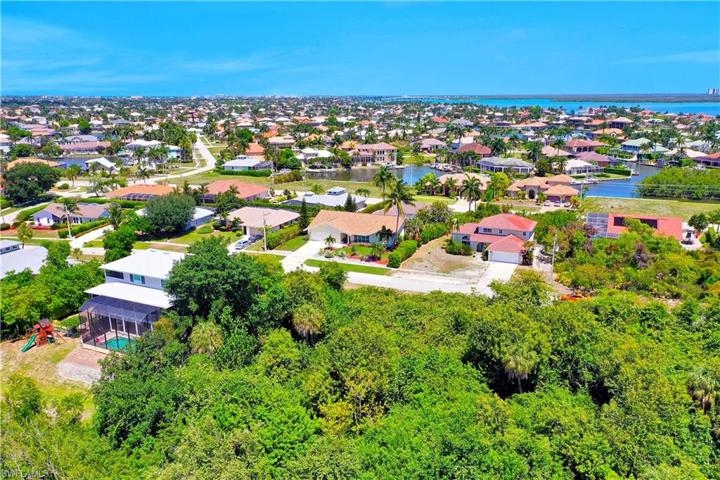 1959 Sheffield AVE, MARCO ISLAND FL 34145