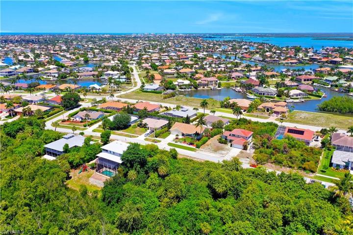 1959 Sheffield AVE, MARCO ISLAND FL 34145