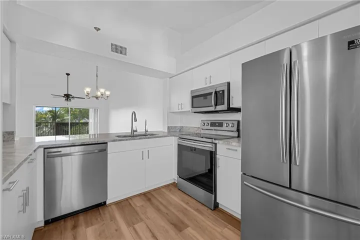 3250 Cypress Glen Way 423, Naples, Florida 34109