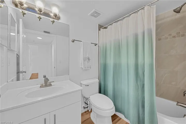 3250 Cypress Glen Way 423, Naples, Florida 34109