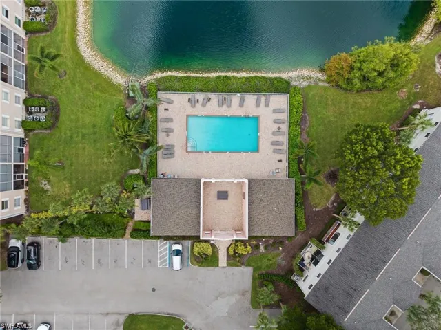 3250 Cypress Glen Way 423, Naples, Florida 34109