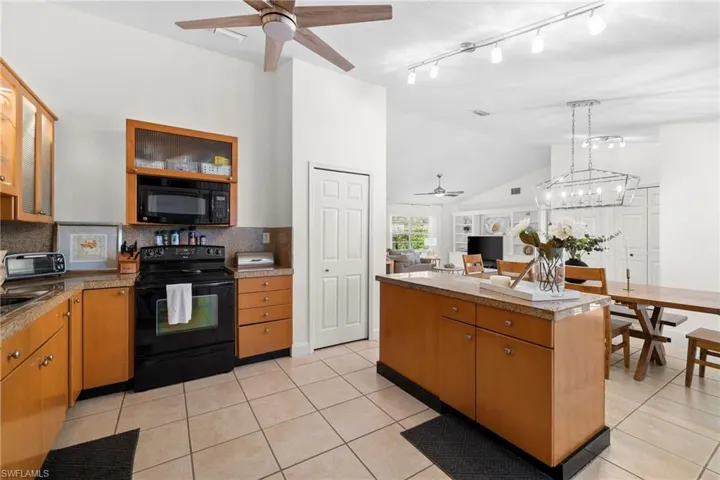 9838  Country Oaks  DR, Fort Myers, FL 33967