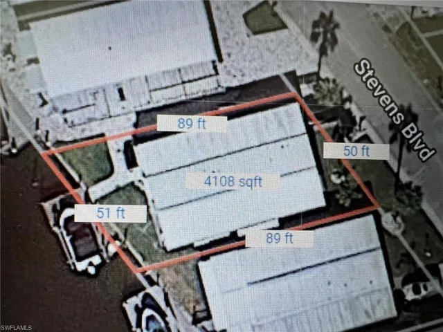 Lot dimensions with home that was removed. 10' between homes