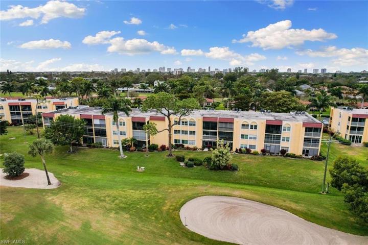1085  Forest Lakes  DR, Naples, FL 34105