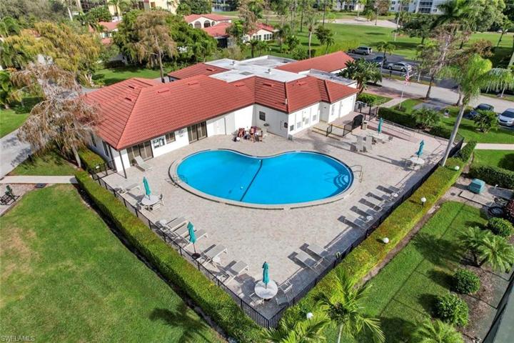 1085  Forest Lakes  DR, Naples, FL 34105