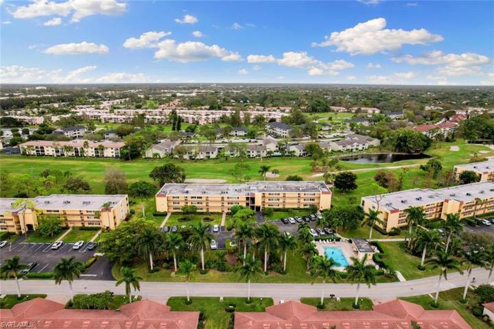 1085  Forest Lakes  DR, Naples, FL 34105