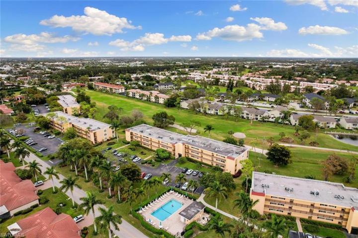 1085  Forest Lakes  DR, Naples, FL 34105