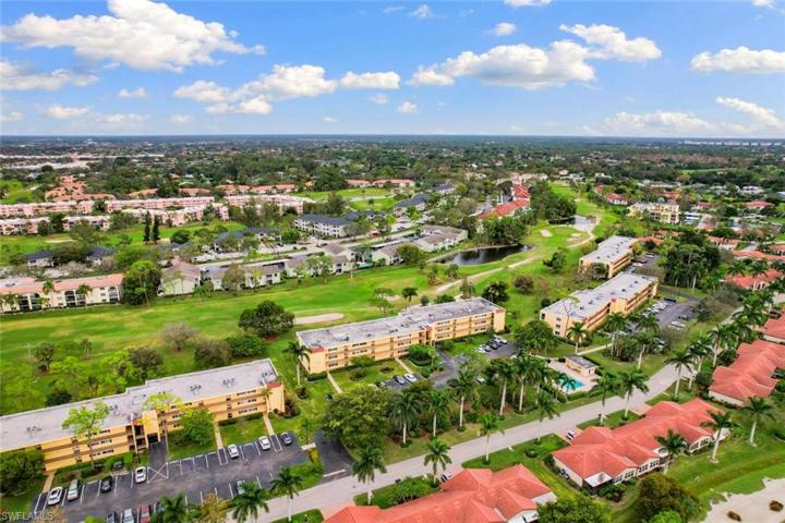 1085  Forest Lakes  DR, Naples, FL 34105