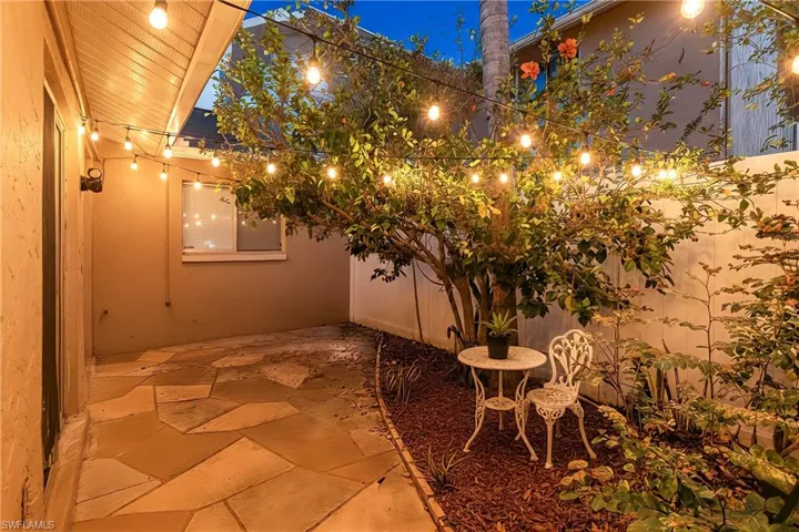 1031 Se 8th Ter 2h, Cape Coral, Florida 33990