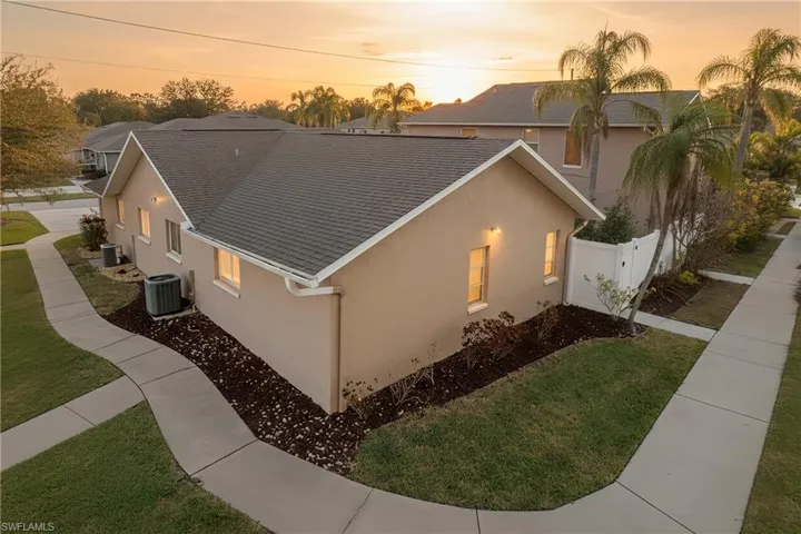 1031 Se 8th Ter 2h, Cape Coral, Florida 33990
