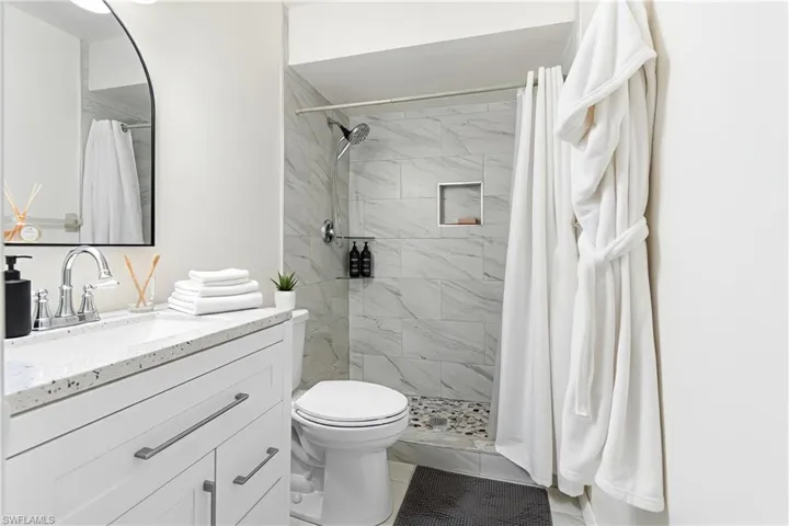 1031 Se 8th Ter 2h, Cape Coral, Florida 33990