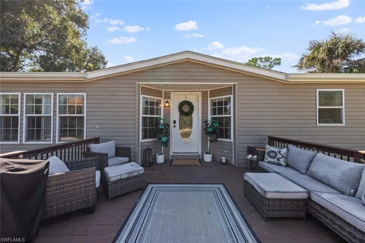 5681  Neal  RD, Fort Myers, FL 33905