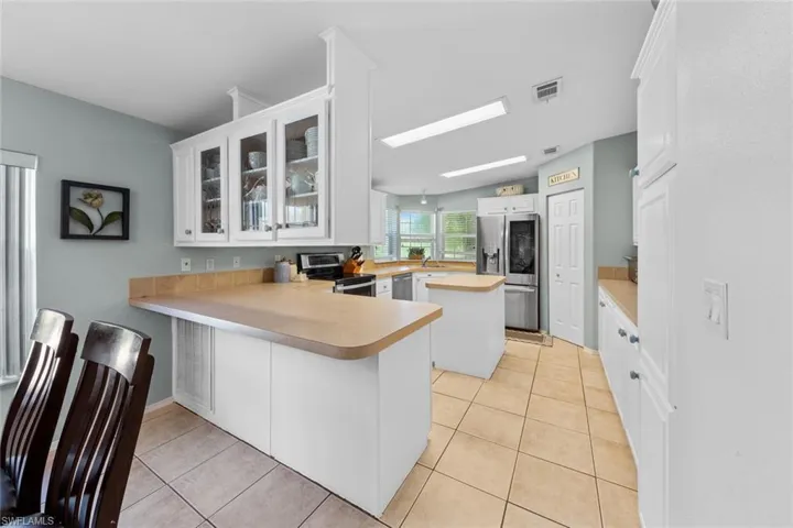 5681  Neal  RD, Fort Myers, FL 33905