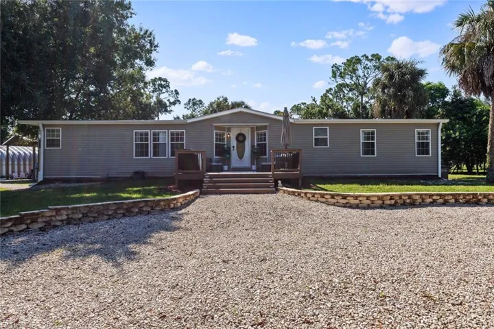 5681  Neal  RD, Fort Myers, FL 33905