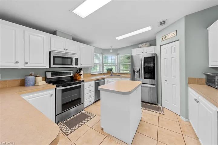 5681  Neal  RD, Fort Myers, FL 33905