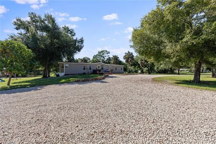 5681  Neal  RD, Fort Myers, FL 33905