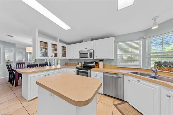 5681  Neal  RD, Fort Myers, FL 33905