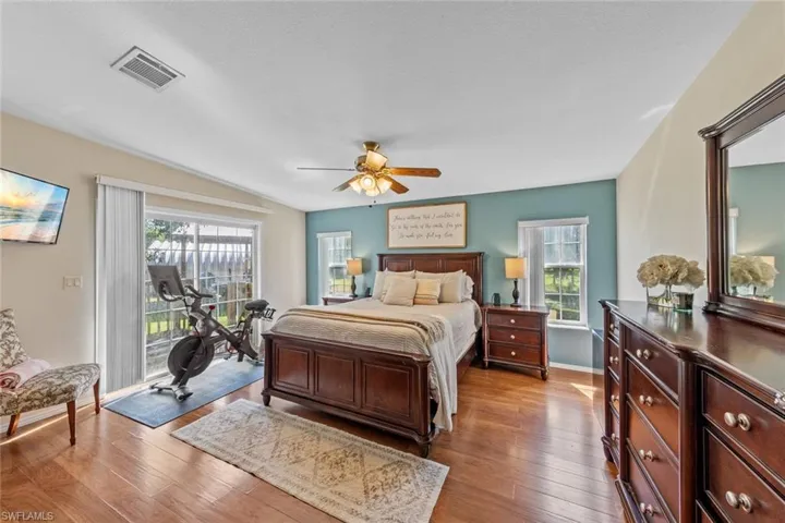5681  Neal  RD, Fort Myers, FL 33905