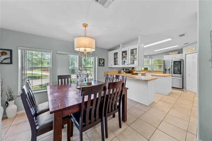 5681  Neal  RD, Fort Myers, FL 33905