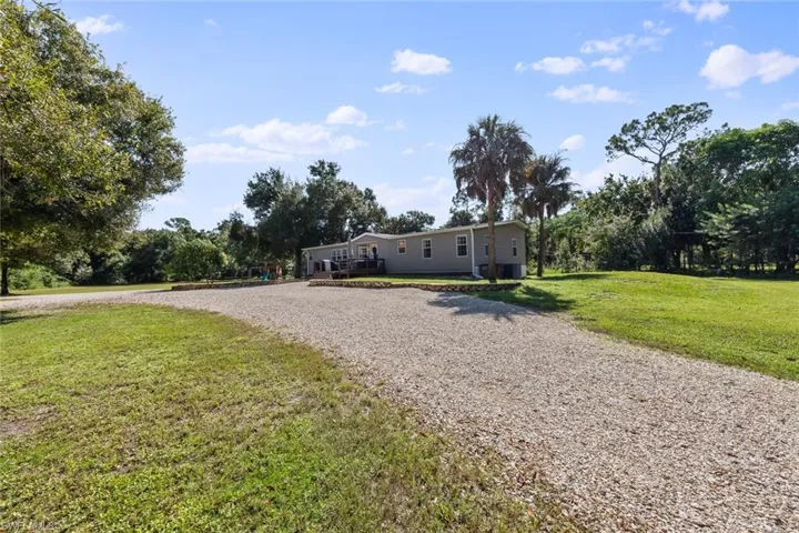 5681  Neal  RD, Fort Myers, FL 33905