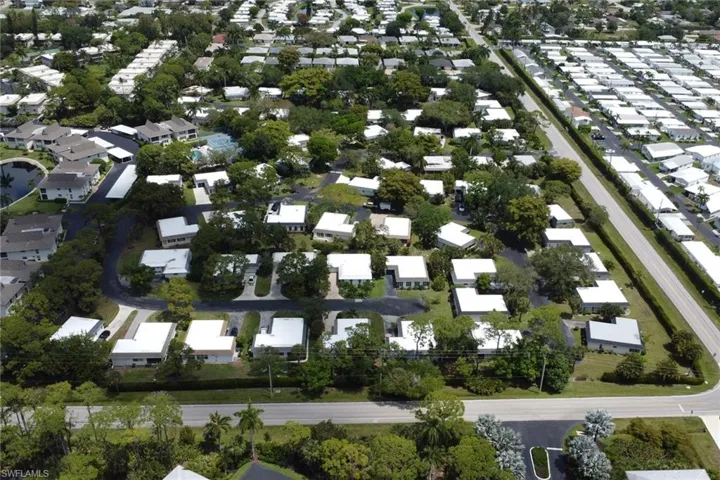 265 Lanchester Ct 39, Naples, Florida 34112