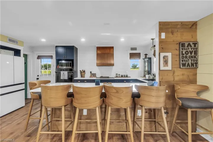 Updated kitchen and appliances