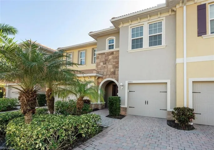Attached Garage